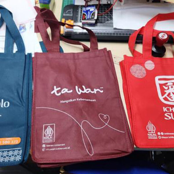 Tas Promosi Bebas Custom Ukuran, Warna, & Desain