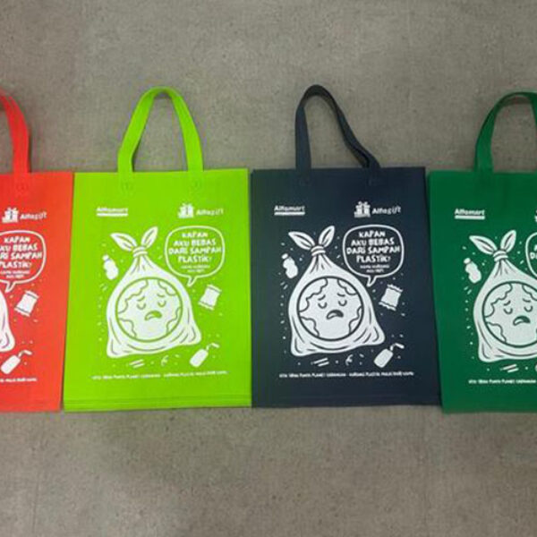 Tas Promosi Bebas Custom Ukuran, Warna, & Desain